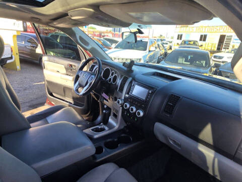 2016 Toyota Sequoia SR5