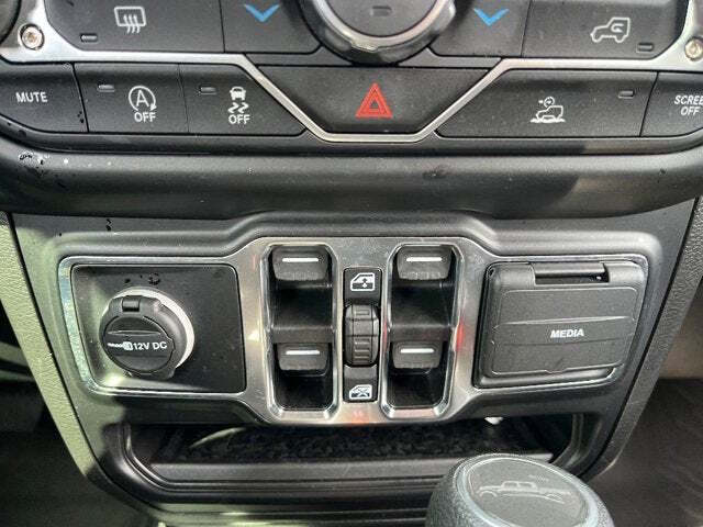 2022 Jeep Gladiator 21