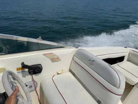 1998 Sea Ray 215 express cruiser