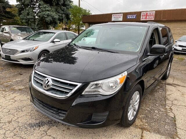 2012 Volkswagen Routan for sale at NORTH CHICAGO MOTORS INC in North Chicago IL