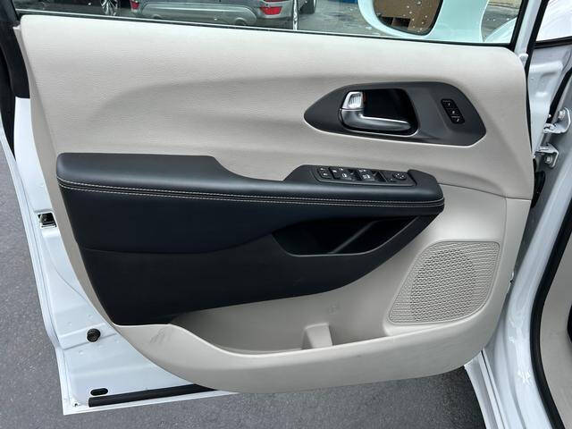 2022 Chrysler Pacifica Touring L