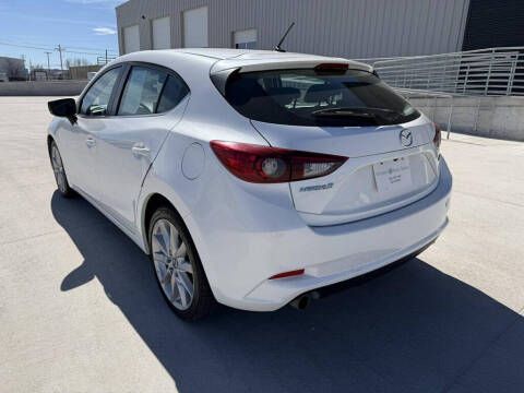 2017 Mazda MAZDA3 Touring