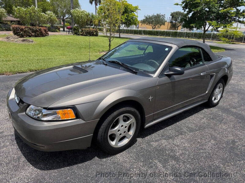 2002 Ford Mustang Deluxe