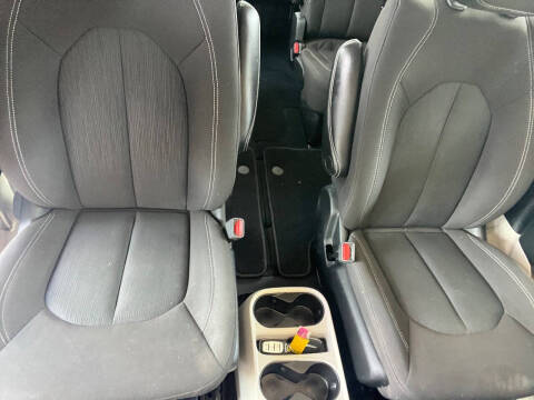 2024 Chrysler Voyager LX