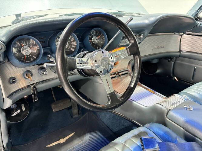 1962 Ford Thunderbird