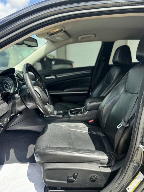 2019 Chrysler 300 Touring L