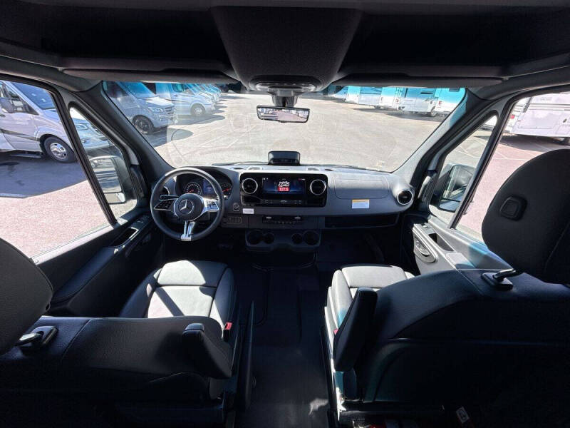 2025 Mercedes-Benz Sprinter