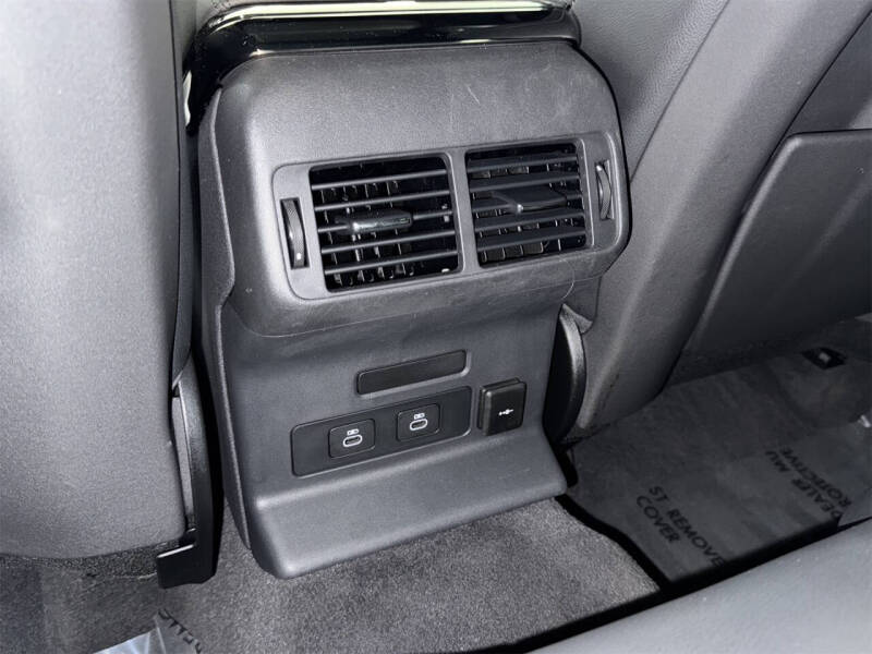 2024 Land Rover Range Rover Velar P250 Dynamic SE