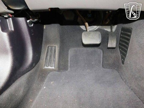 2004 Ford Thunderbird Deluxe