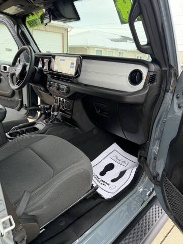 2024 Jeep Gladiator Sport S