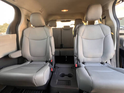 2021 Toyota Sienna XLE 8-Passenger