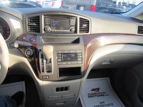 2017 Nissan Quest SV