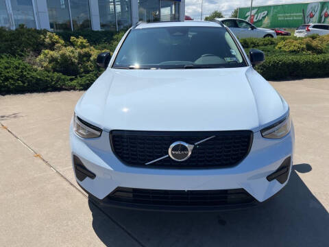 2026 Volvo XC40 B5 Core