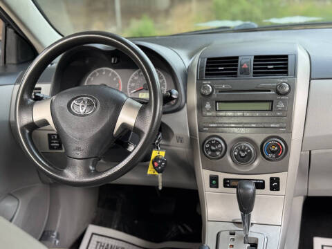 2011 Toyota Corolla LE