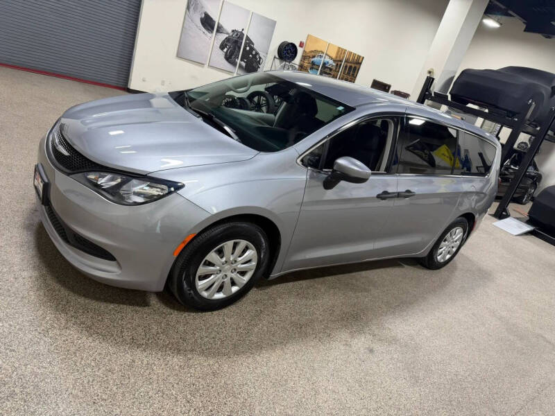 2021 Chrysler Voyager L