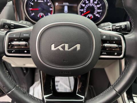 2023 Kia Carnival EX