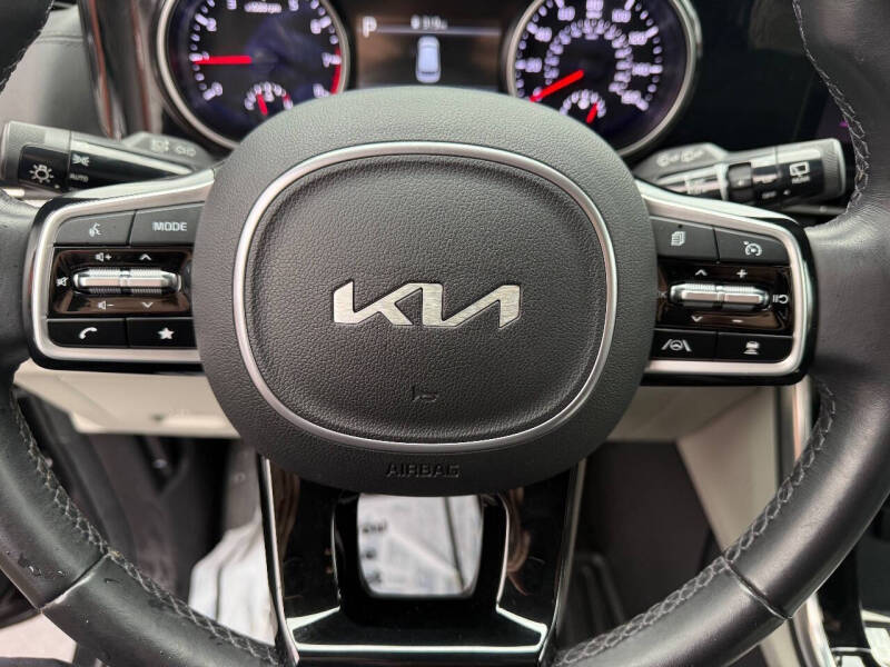 2023 Kia Carnival EX