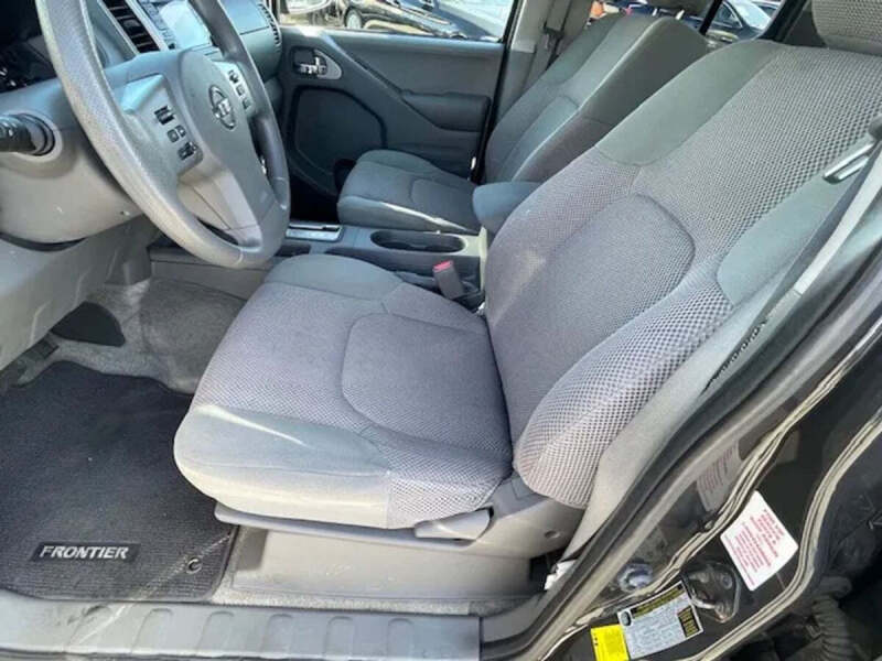 2015 Nissan Frontier SV