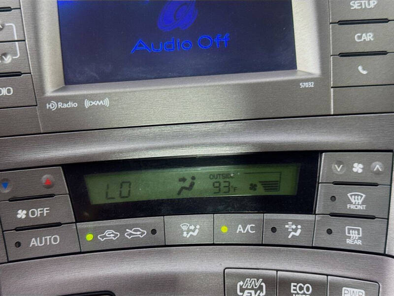 2014 Toyota Prius Plug-in Hybrid Advanced