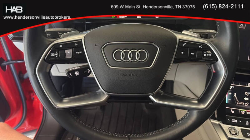 2021 Audi e-tron quattro Premium