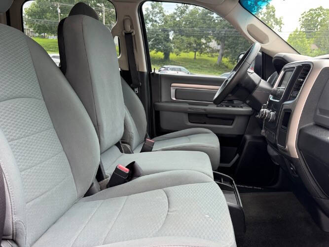 2016 RAM 1500 SLT