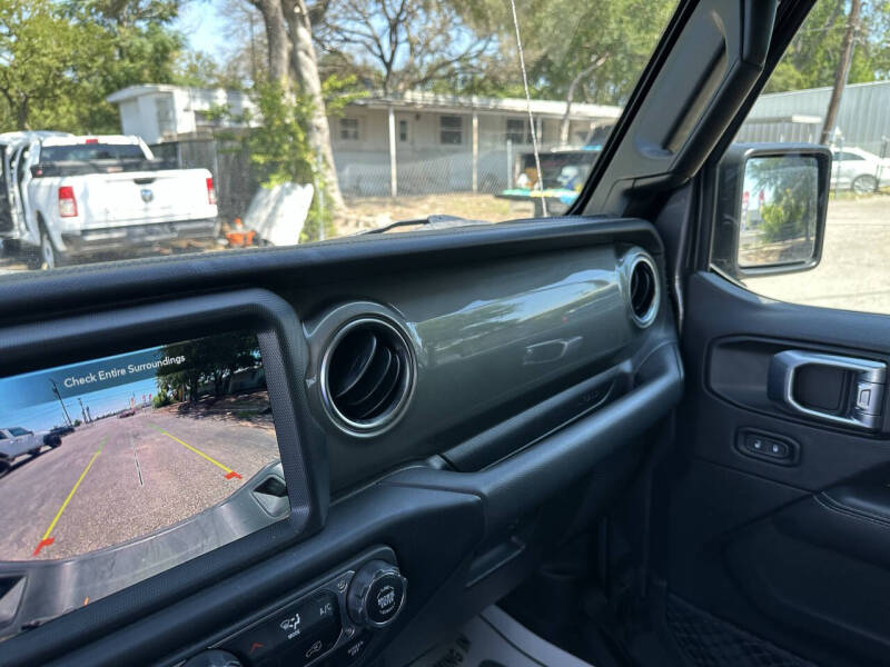 2023 Jeep Gladiator Overland