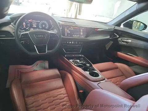 2023 Audi e-tron GT quattro Premium Plus