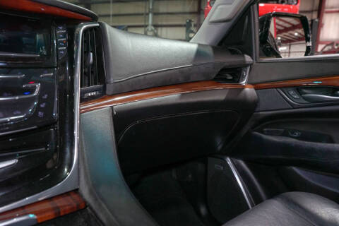 2017 Cadillac Escalade Luxury
