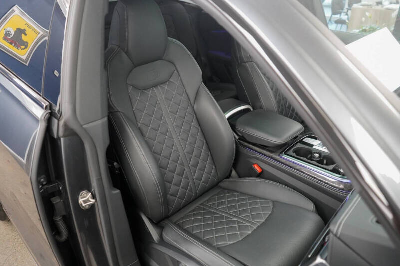 2023 Audi SQ8 4.0T quattro Premium Plus