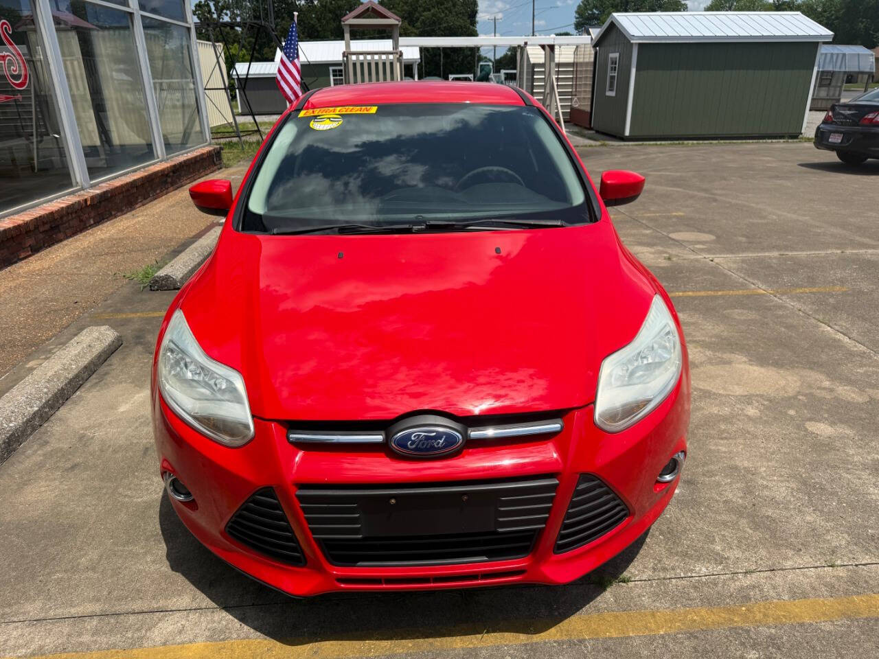 Red 2012 Ford Focus SE SE 4dr Hatchback 2