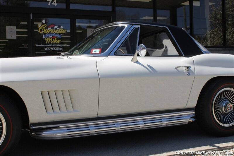 1967 Chevrolet Corvette 24
