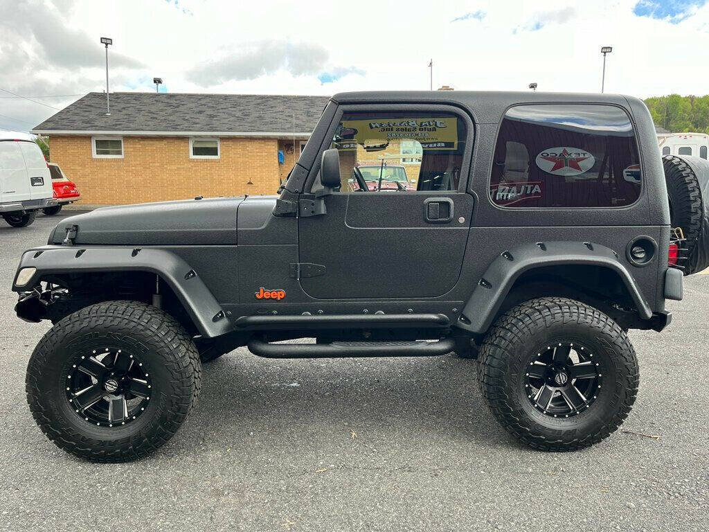 2004 Jeep Wrangler 8