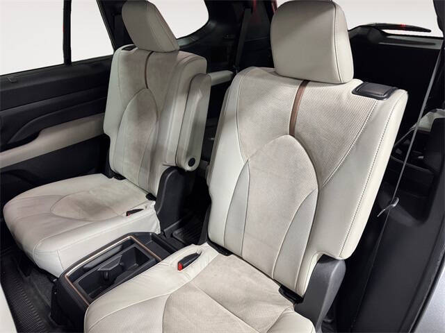 2024 Toyota Grand Highlander Hybrid MAX Platinum