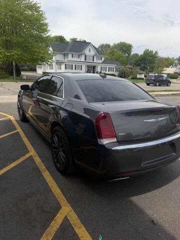 2017 Chrysler 300 C