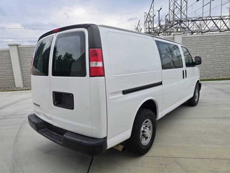 2018 Chevrolet Express Cargo Work Van photo 6