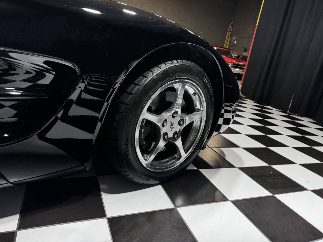 2004 Chevrolet Corvette 37