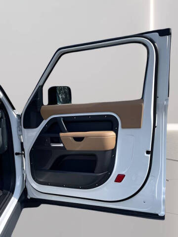 2025 Land Rover Defender 90 P300 S