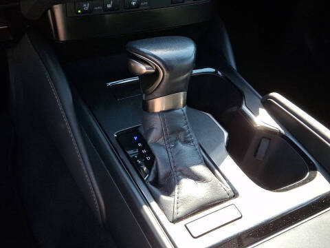 2023 Lexus ES 250
