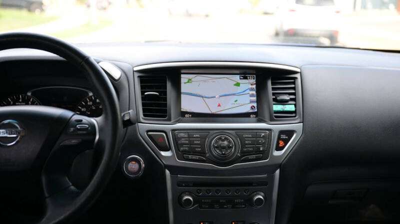 2020 Nissan Pathfinder SL