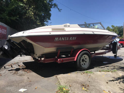 1993 MANTA RAY SKI BOAT