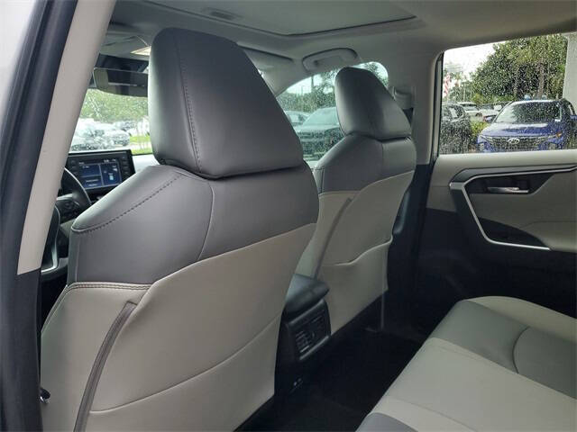 2022 Toyota RAV4 Hybrid XLE Premium