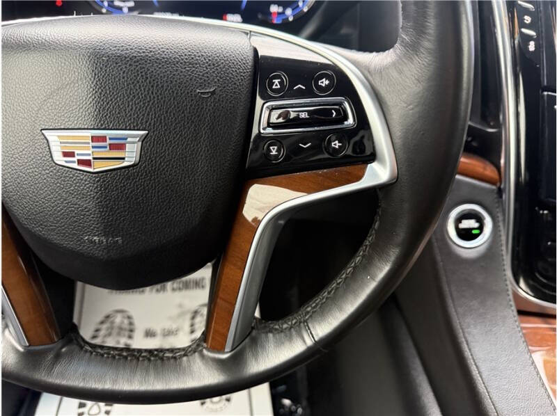 2017 Cadillac Escalade Standard