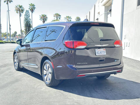 2018 Chrysler Pacifica Hybrid Limited