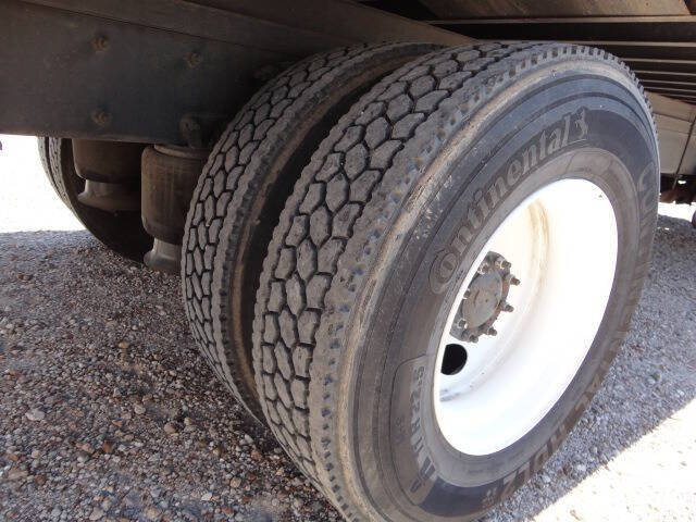 2021 Freightliner M2 106