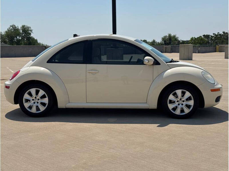2010 Volkswagen New Beetle