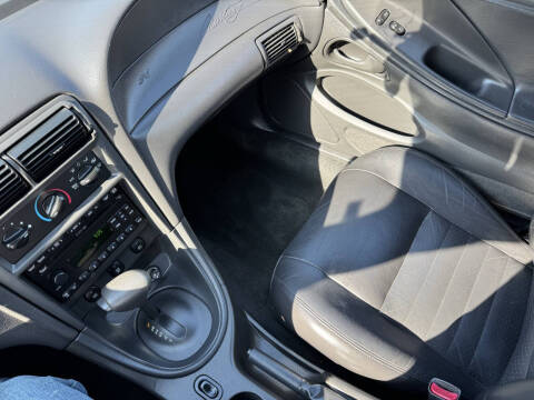 2002 Ford Mustang GT Deluxe