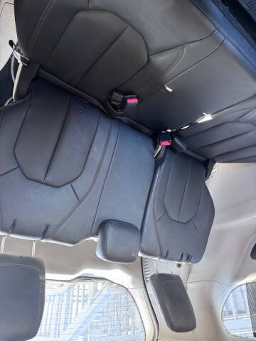 2017 Chrysler Pacifica Hybrid Premium