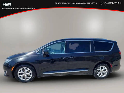 2017 Chrysler Pacifica Touring-L Plus