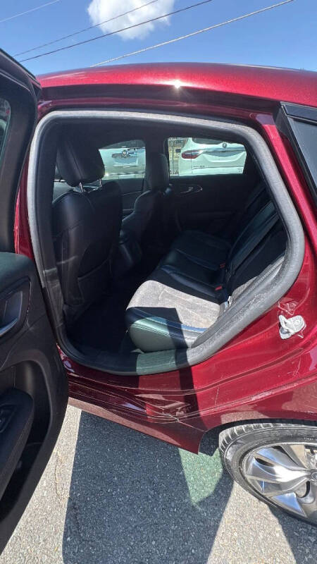 2015 Chrysler 200 S