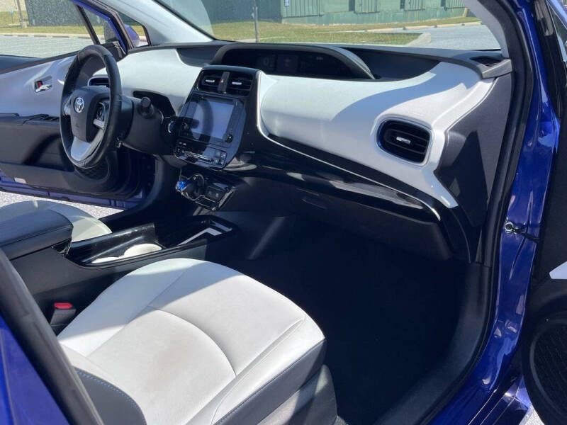 2016 Toyota Prius Three Touring
